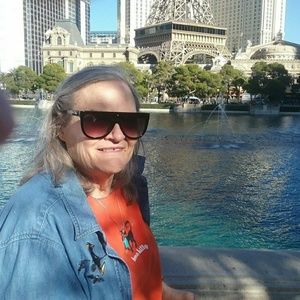 Meet your Posher, Marcia